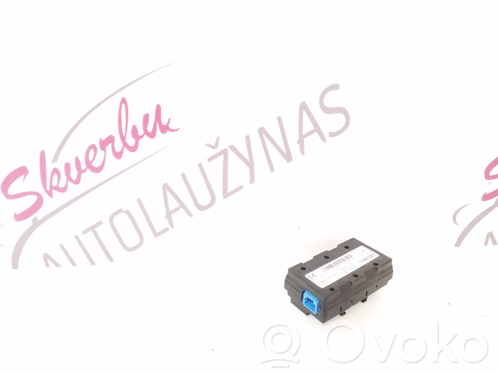 Renault Trafic III (X82) Pystyantennivahvistin 