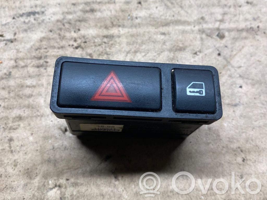 Hazard light switch   8368920
