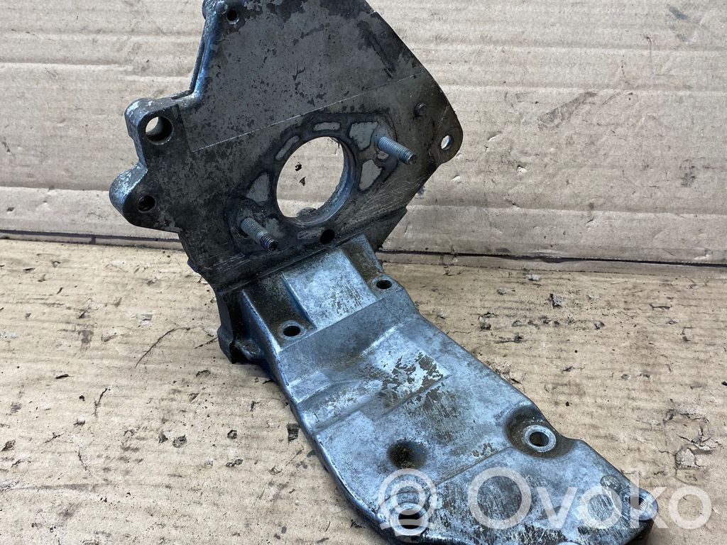 Engine mounting bracket   22410669,305699