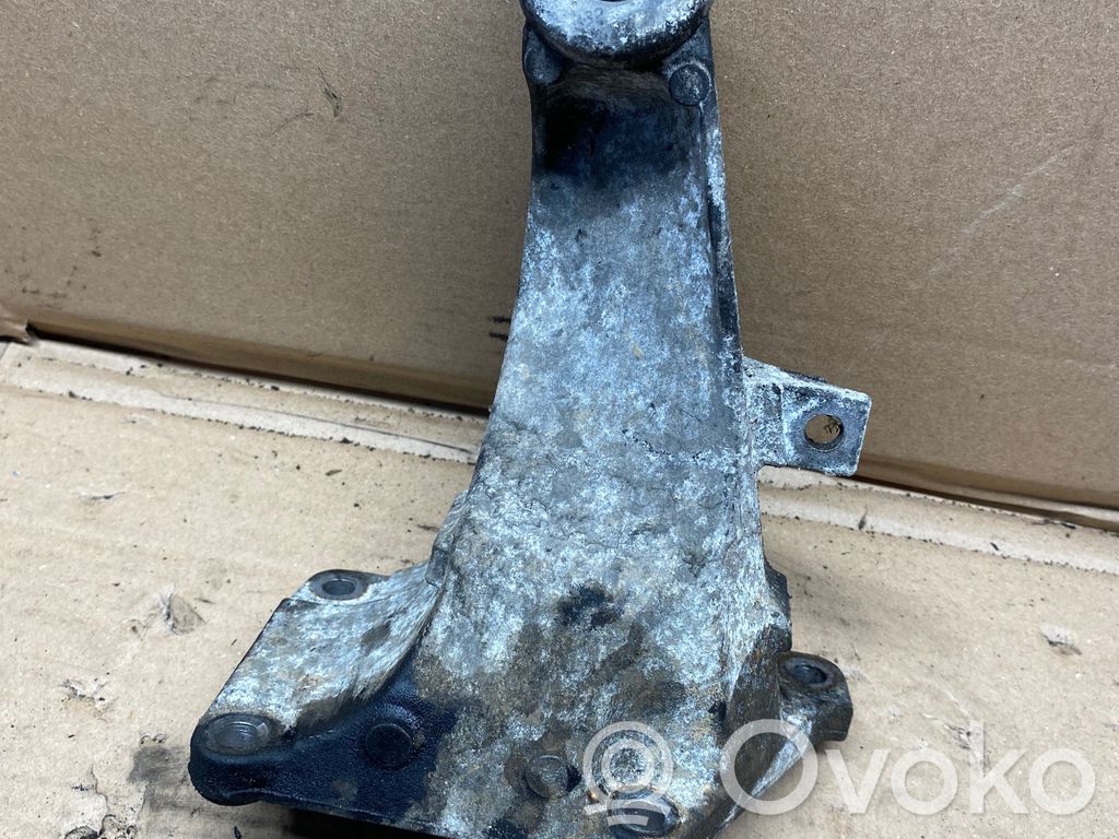 BMW 3 E36 Engine mounting bracket 