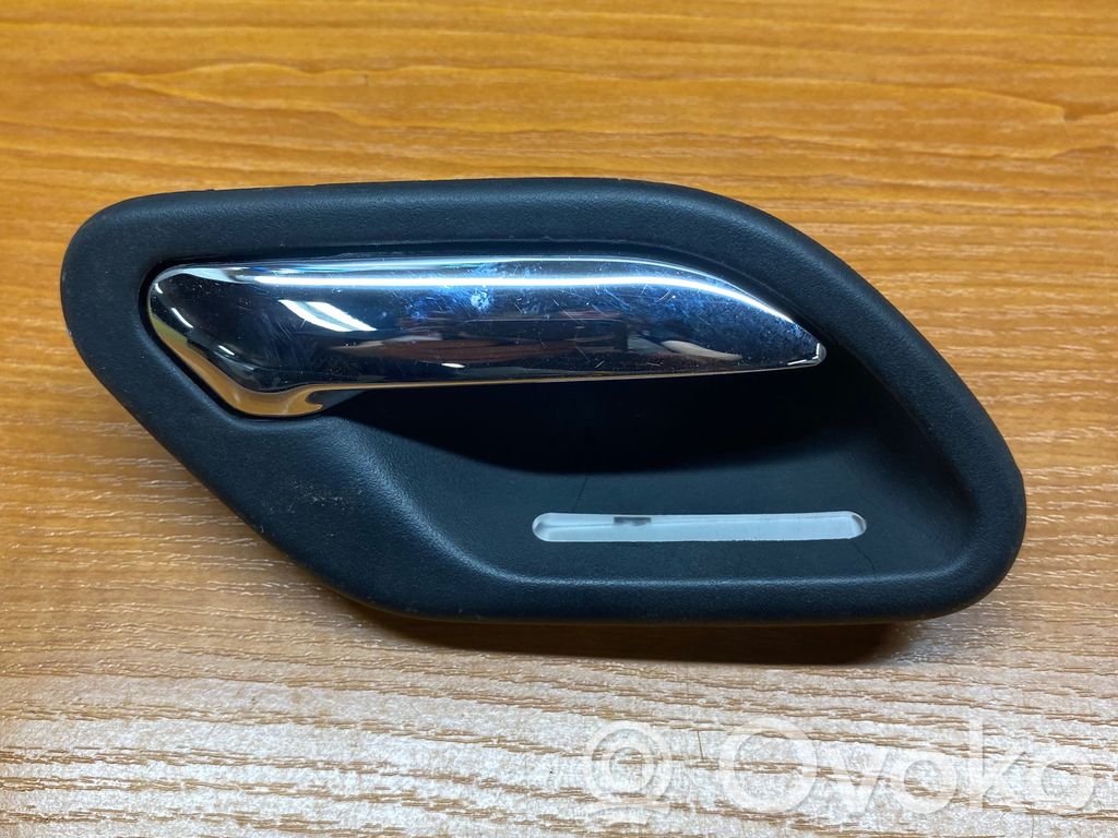 Front door interior handle   8239476