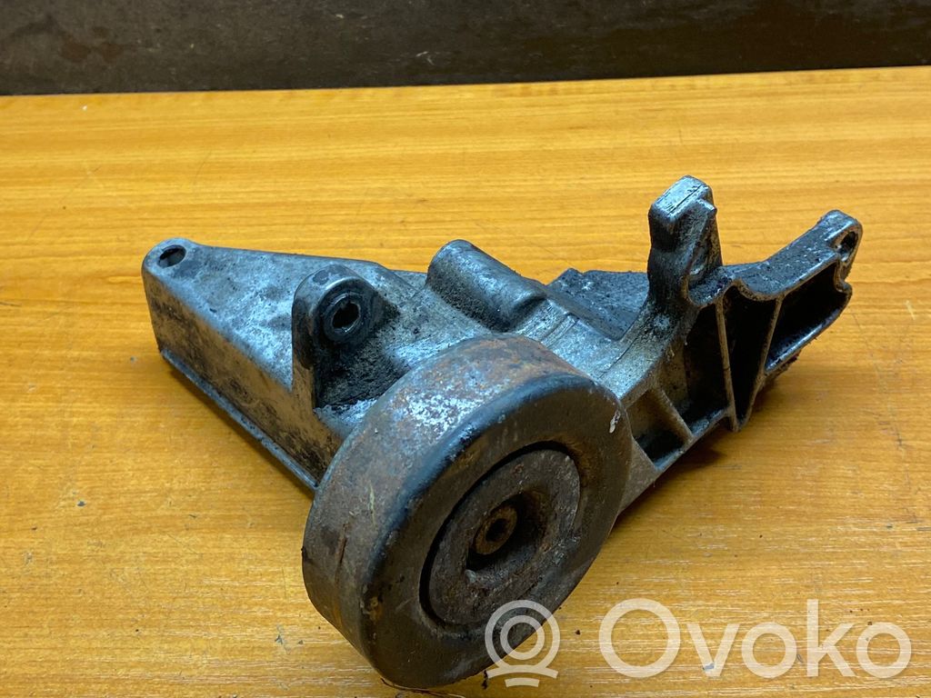 BMW 5 E34 Generator/alternator bracket 
