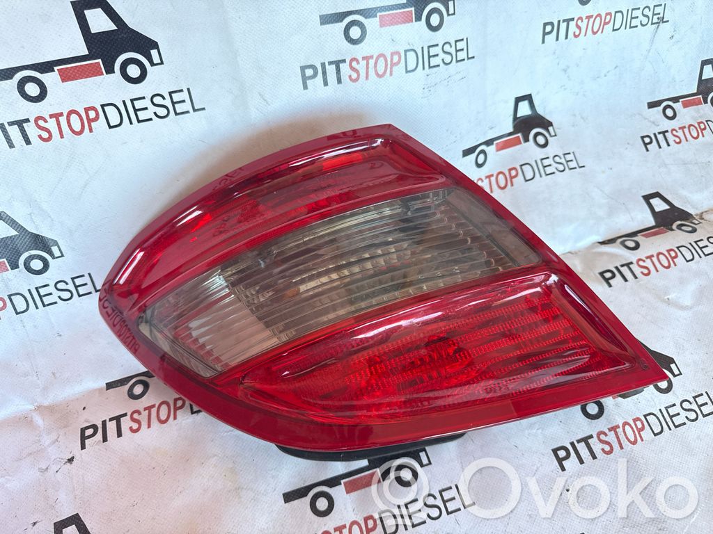 Mercedes-Benz C W204 Lampa tylna 