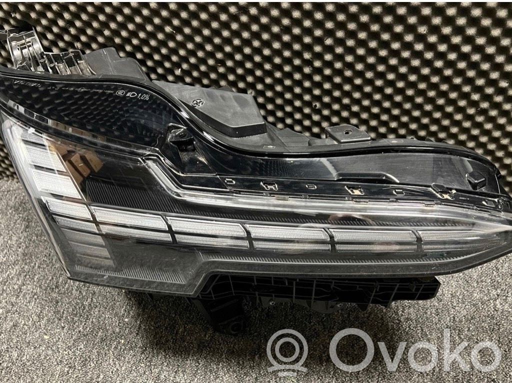 Volvo EX30 Far 
