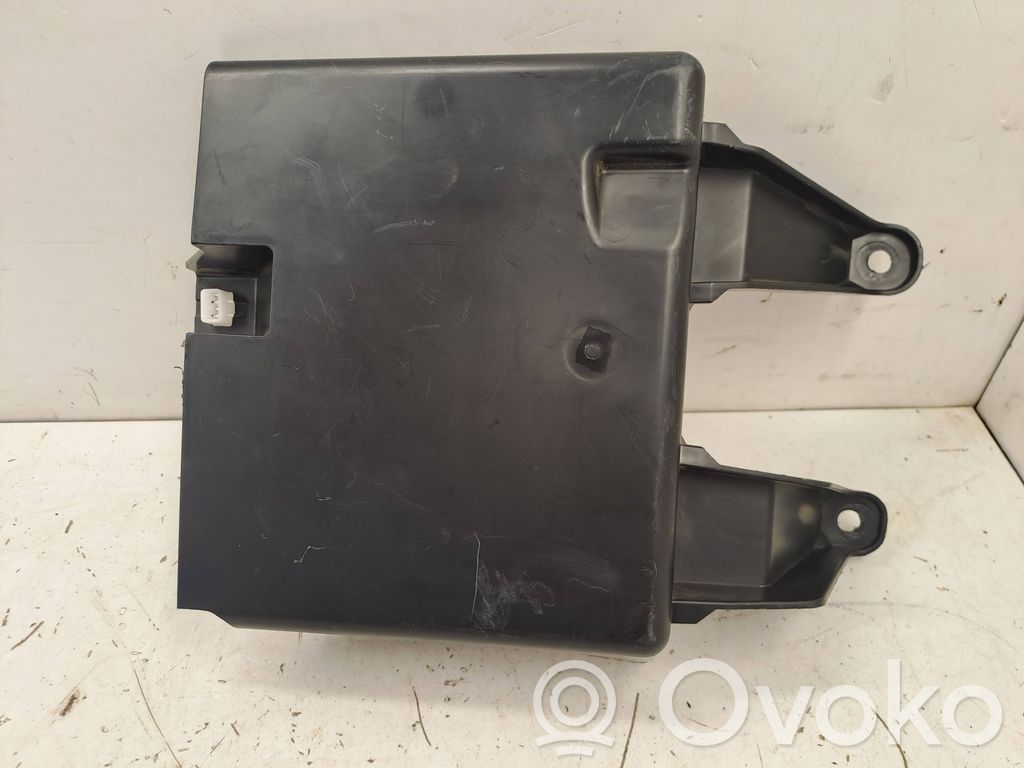 Dolny panel schowka koła zapasowego   7466133,17711412