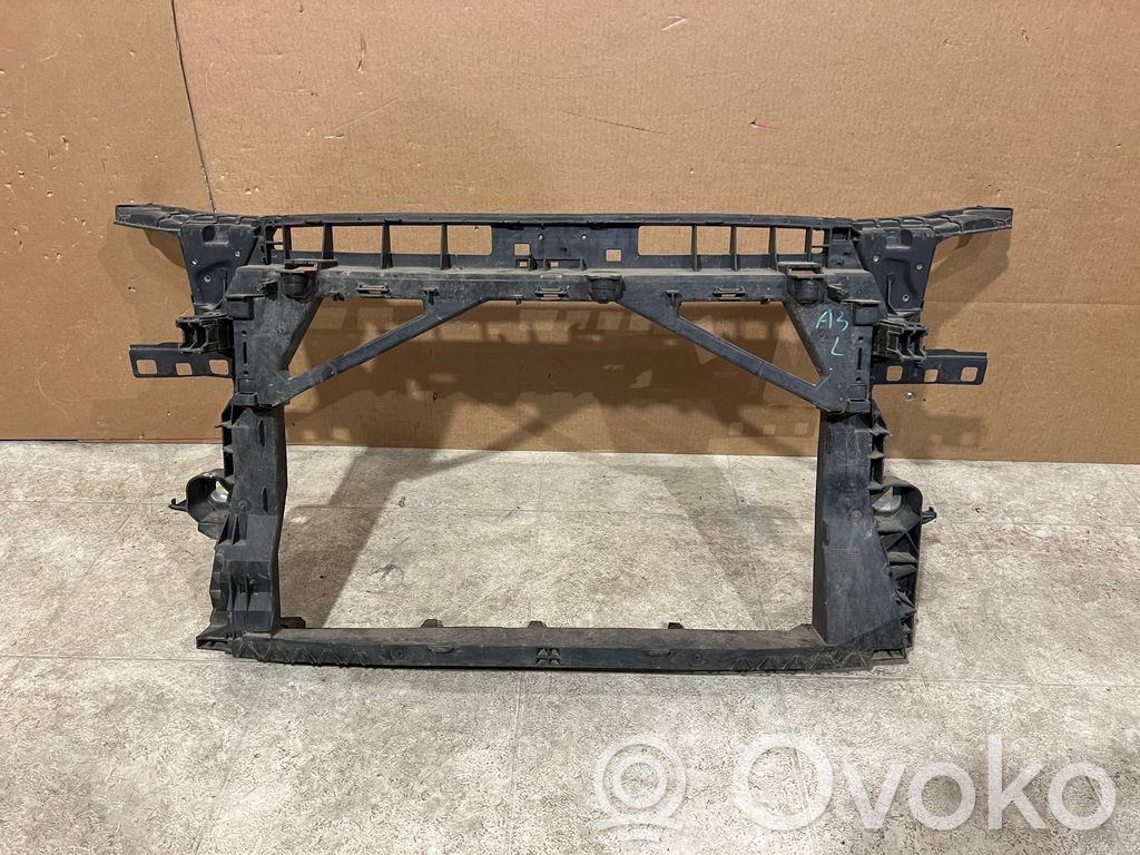 Audi A3 8Y Radiatoru panelis 