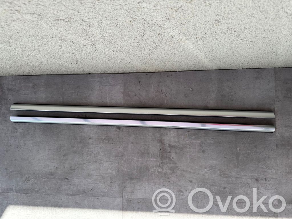 Mercedes-Benz E W213 Listwa / Uszczelka szyby drzwi tylnych 