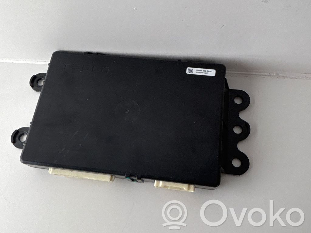Tesla Model S Air suspension control unit module (rear) 