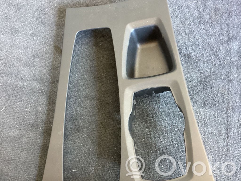 BMW X6 F16 Ātrumu pārslēgšanas sviras dekoratīvā apdare (plastmasas) 