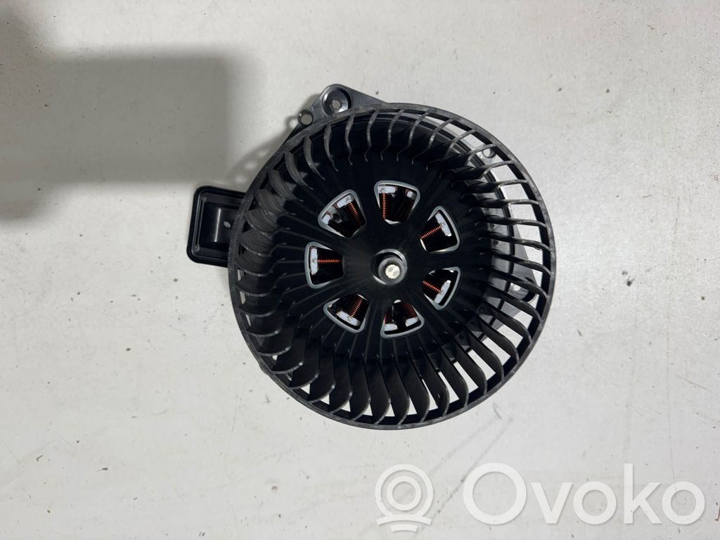 BMW 3 G20 G21 Lämmittimen puhallin 