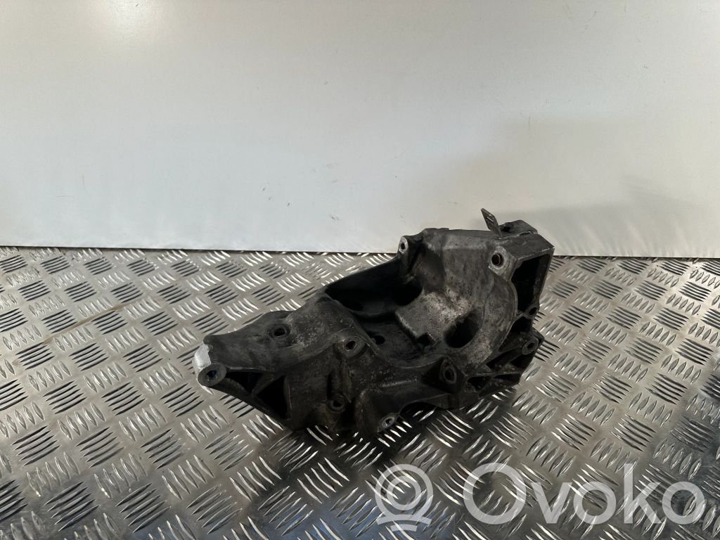 BMW 7 F01 F02 F03 F04 Generator/alternator bracket 