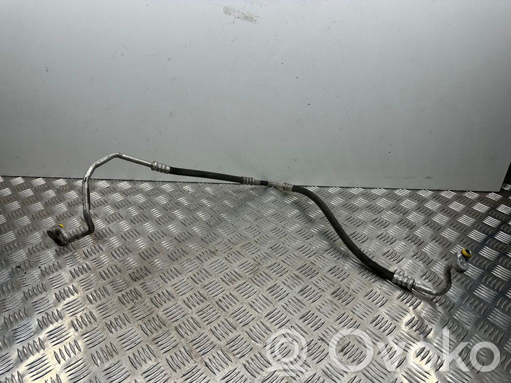 BMW 3 E92 E93 Ilmastointilaitteen putki (A/C) 