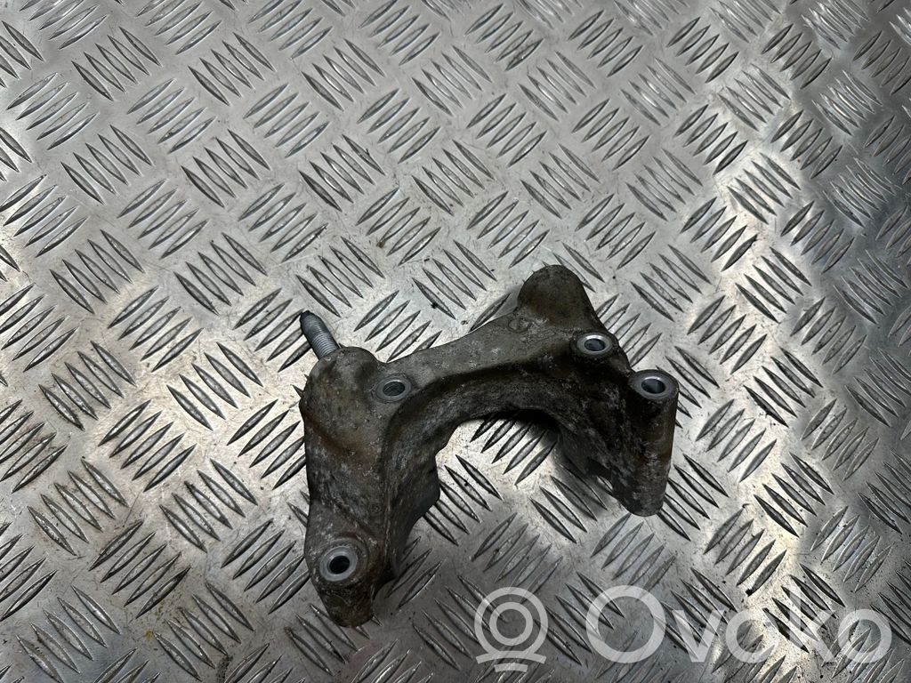 Ford Mondeo MK IV Engine mounting bracket 
