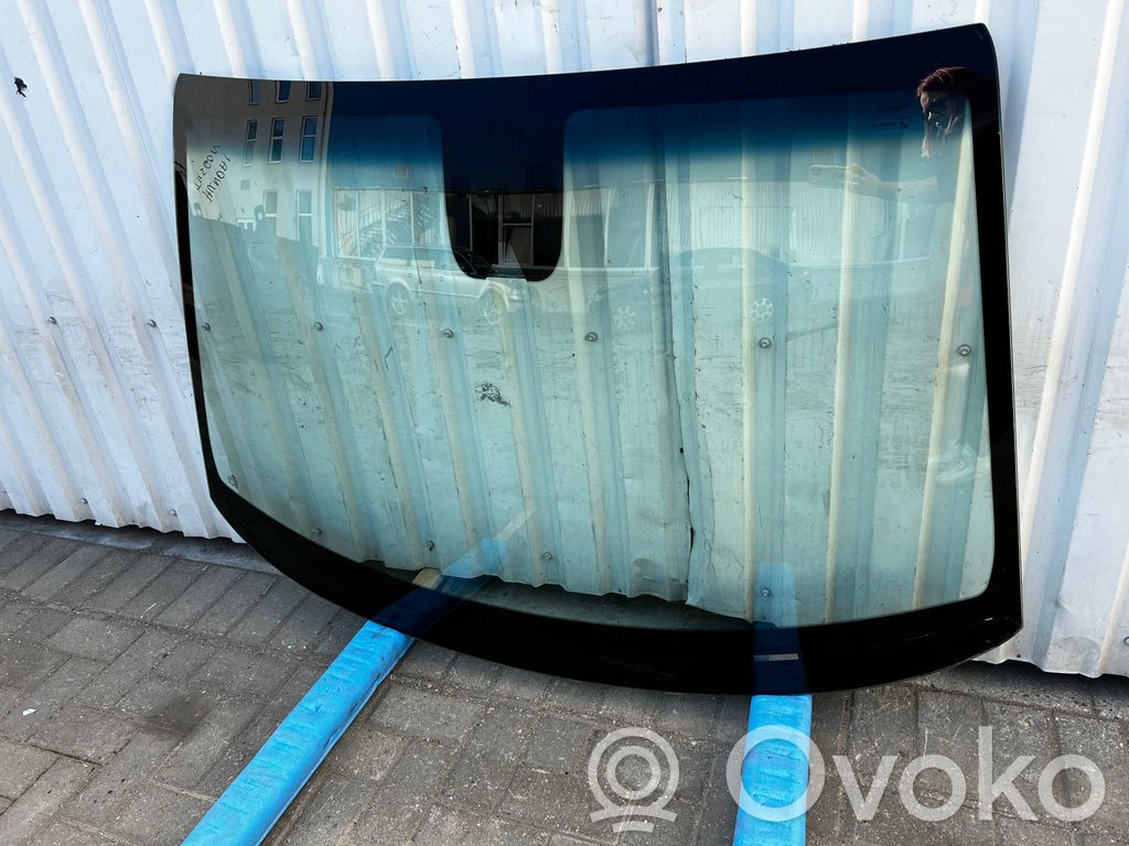 Hyundai Tucson TL Front windscreen/windshield window 