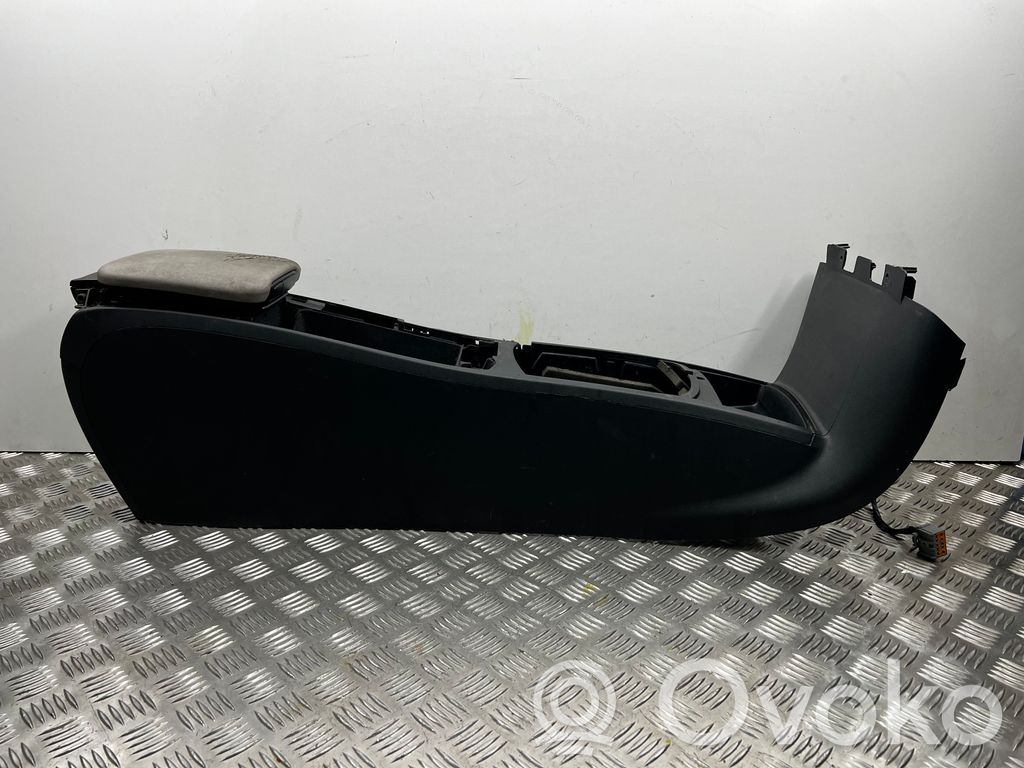 Volvo V50 Elkoņa balsts 