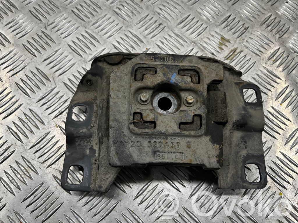 Volvo V50 Engine mount bracket 