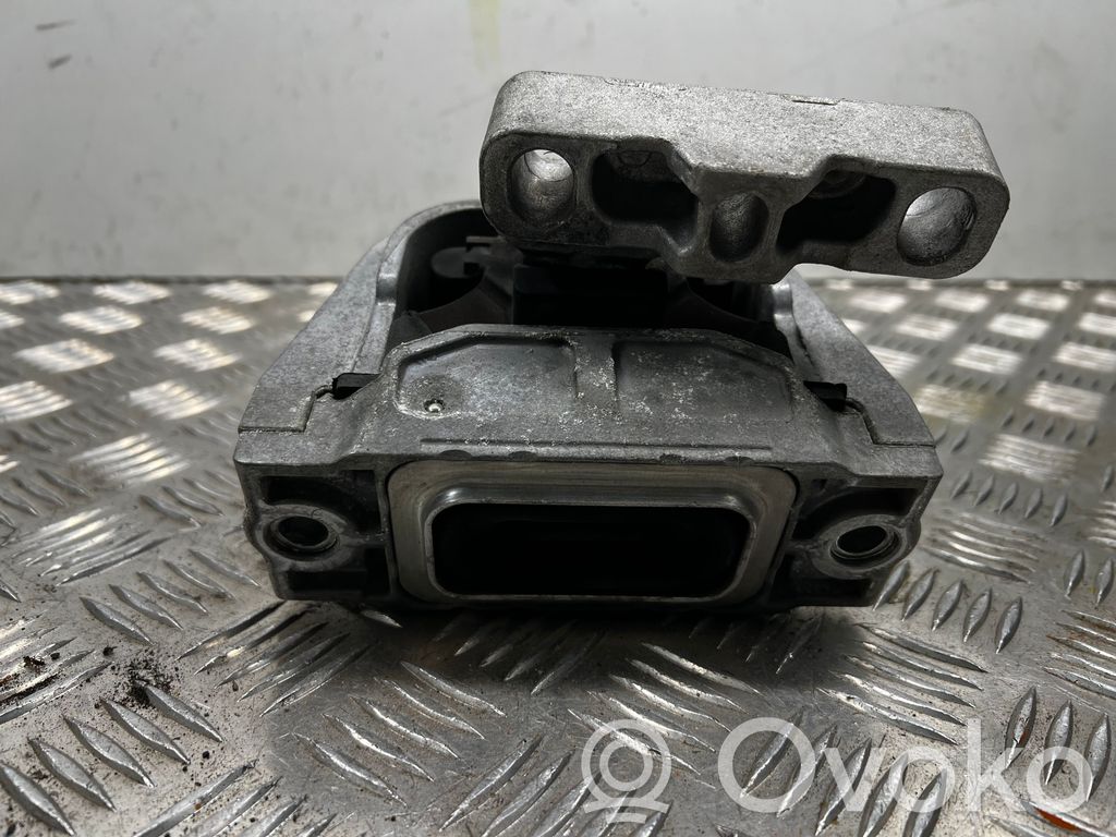 Skoda Superb B6 (3T) Engine mount bracket 