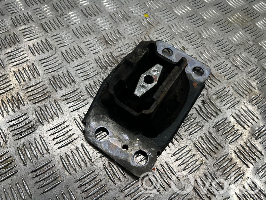 Ford Mondeo MK IV Engine mount bracket 