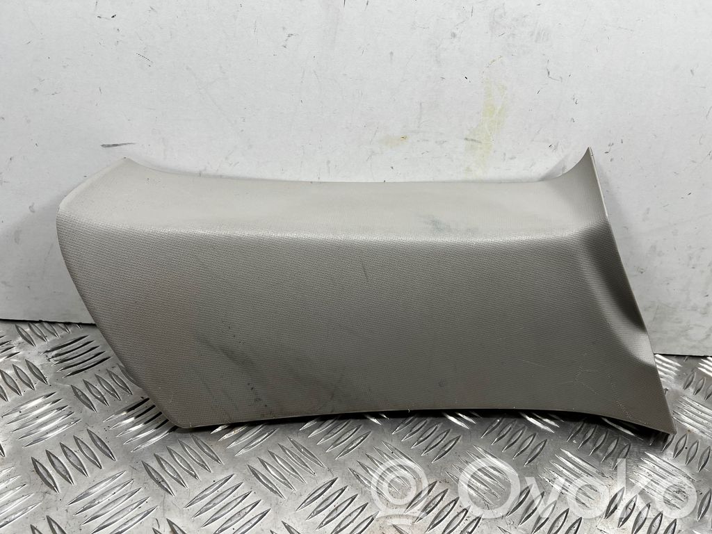 Subaru Outback Pilar (D) (superior) 