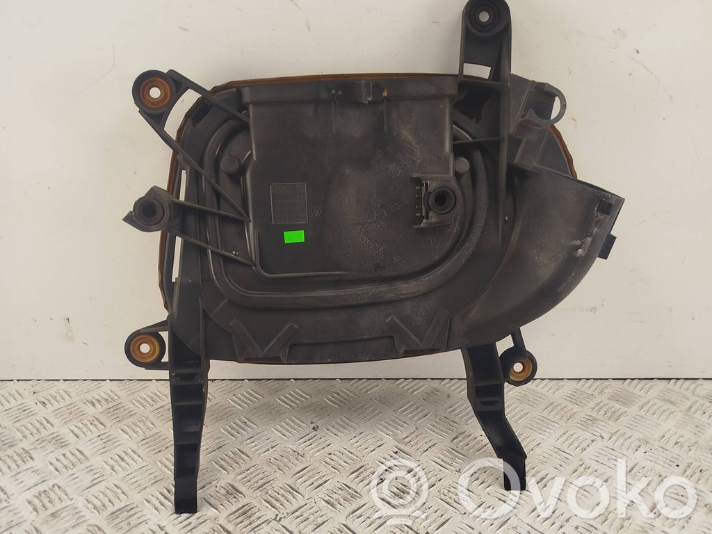 Air filter box   7812061