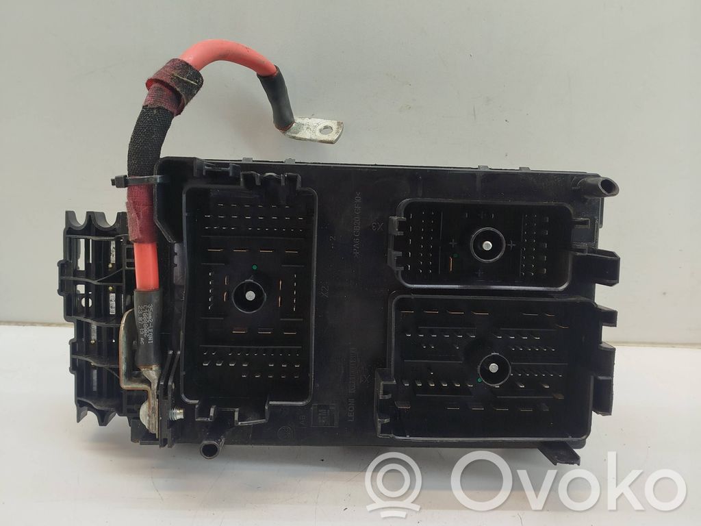 Opel Zafira C Módulo de fusible 