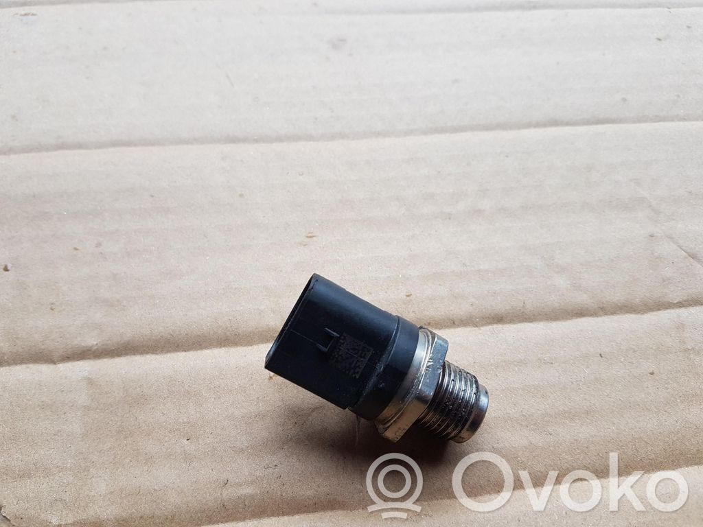 BMW 3 E90 E91 Fuel pressure sensor 