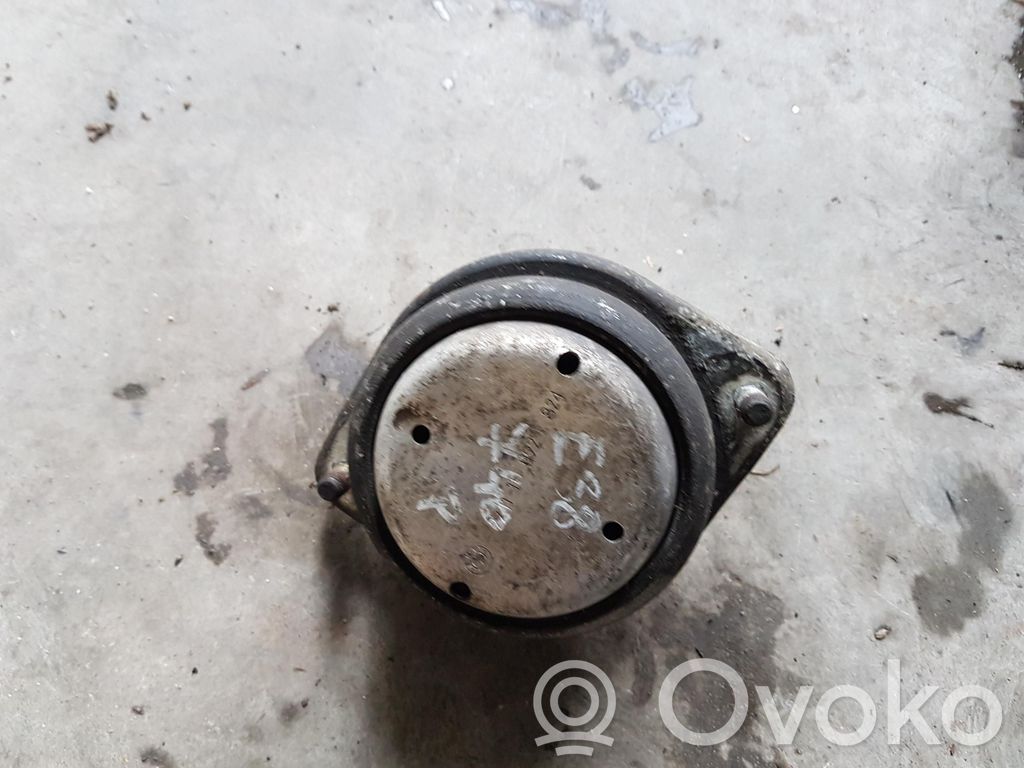 BMW 5 E39 Engine mount vacuum valve 