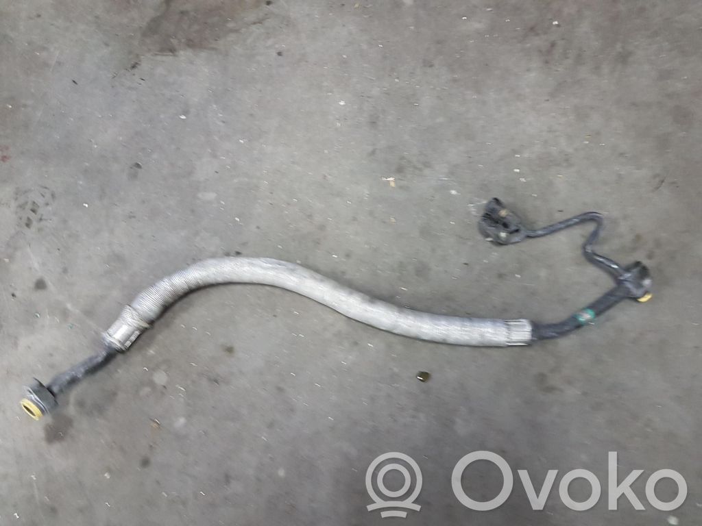 BMW 3 E46 Ilmastointilaitteen putki (A/C) 