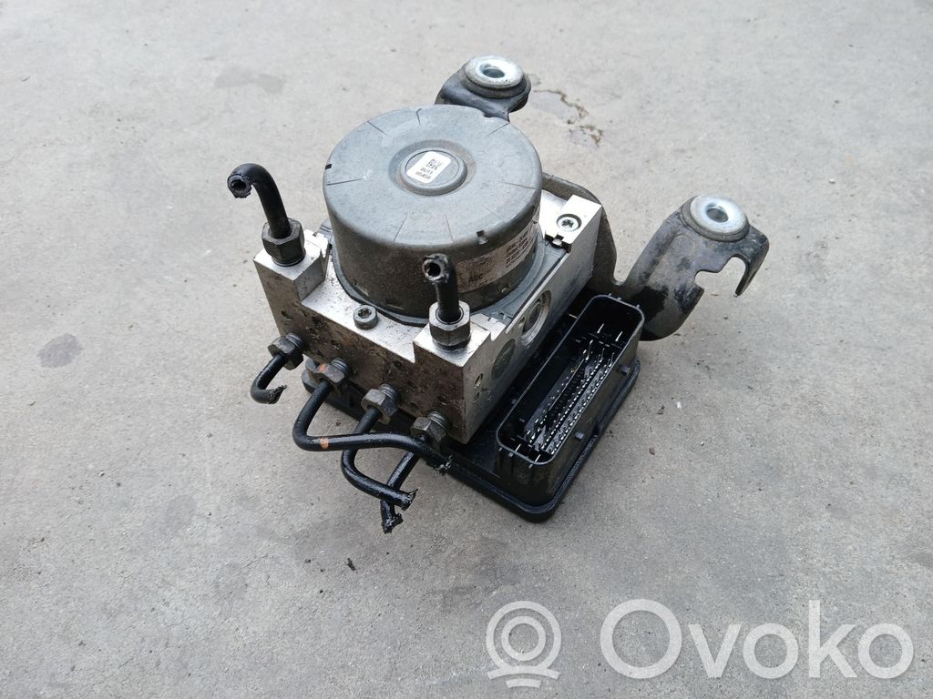 Ford Mondeo MK V ABS-pumppu 