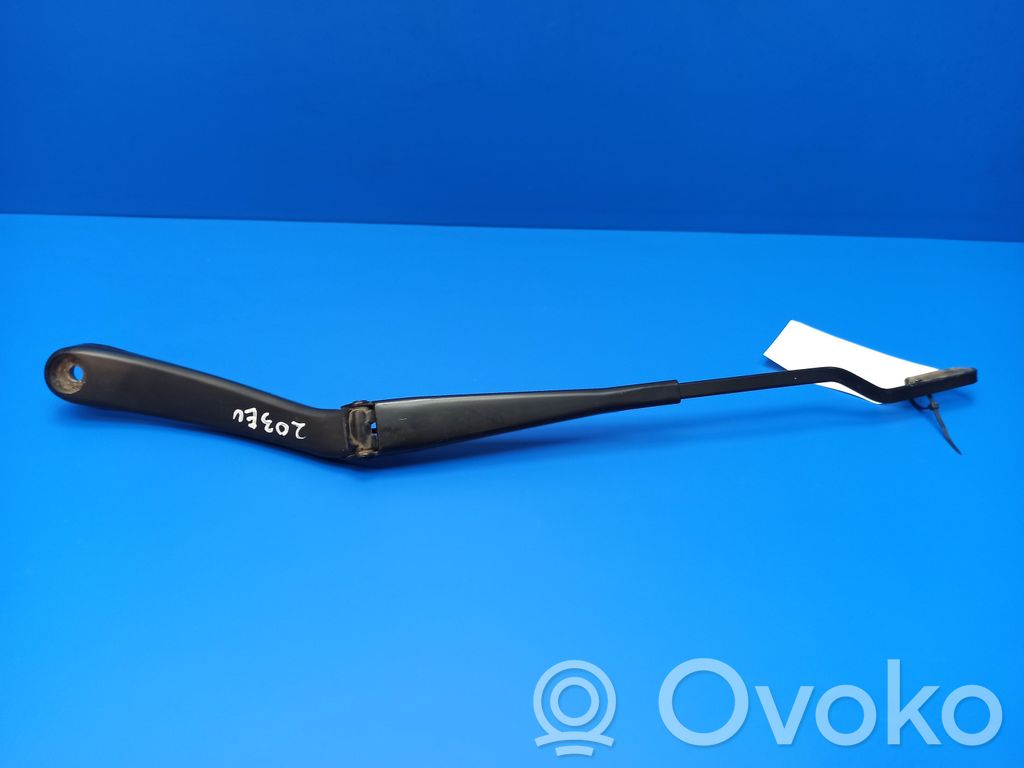 Mercedes-Benz C W203 Front wiper blade arm 