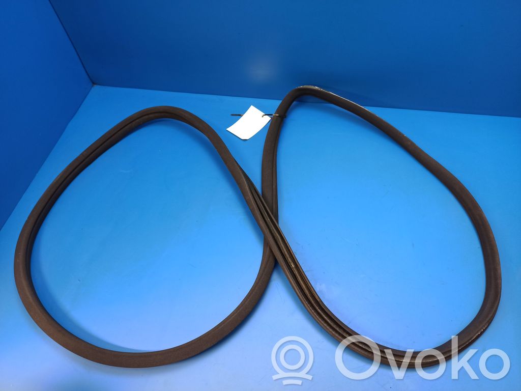 Mercedes-Benz E W211 Front door rubber seal 