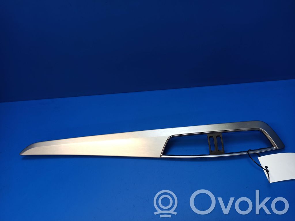 Mercedes-Benz C W204 Ornament bord 