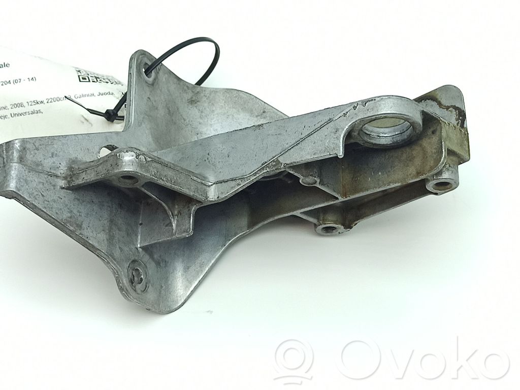 Mercedes-Benz C W204 other engine part 