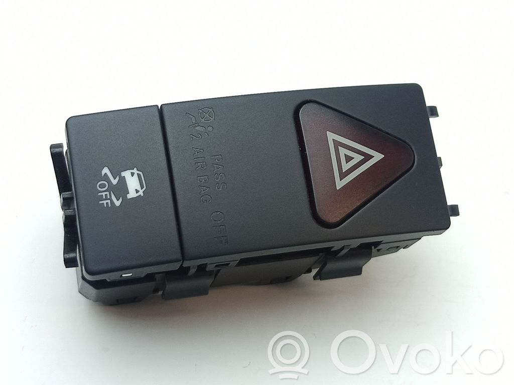 Mercedes-Benz E W212 Hazard light switch 