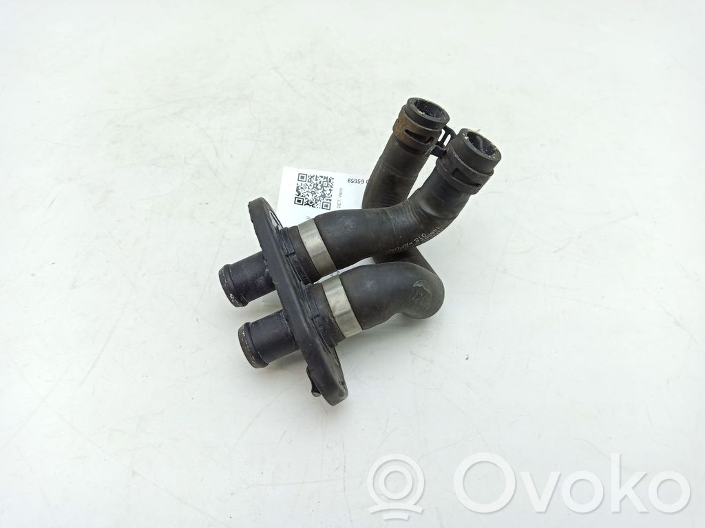 Audi A4 S4 B9 8W Conductă/furtun lichid de răcire motor 