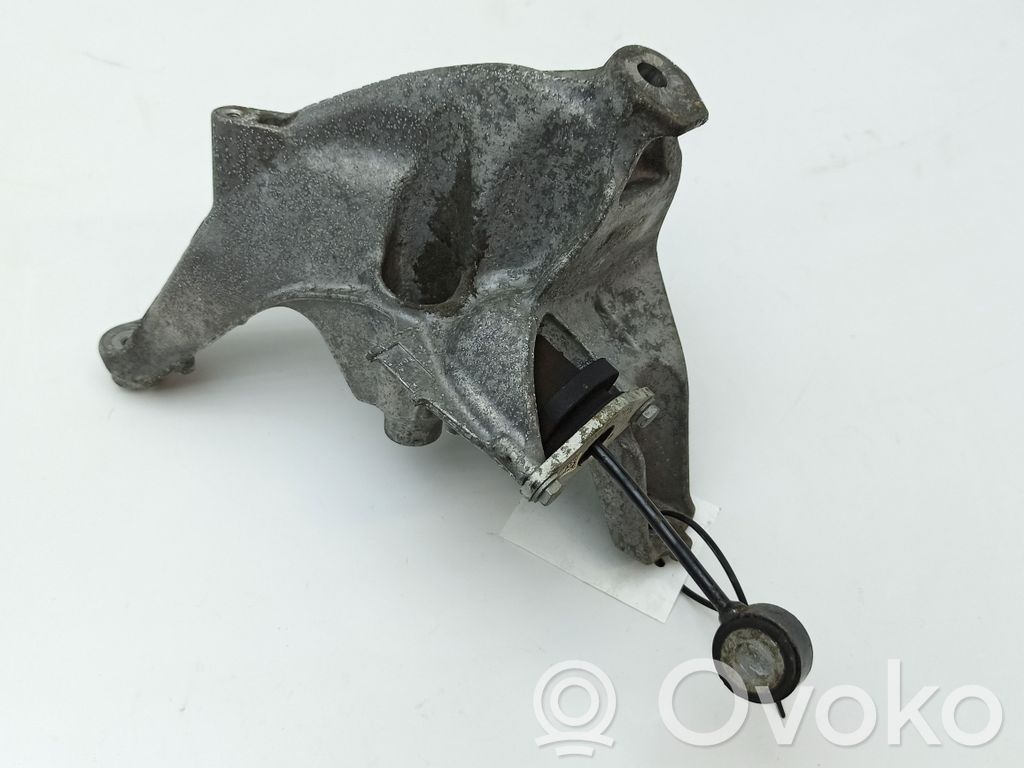 Audi A4 S4 B9 8W Engine mounting bracket 
