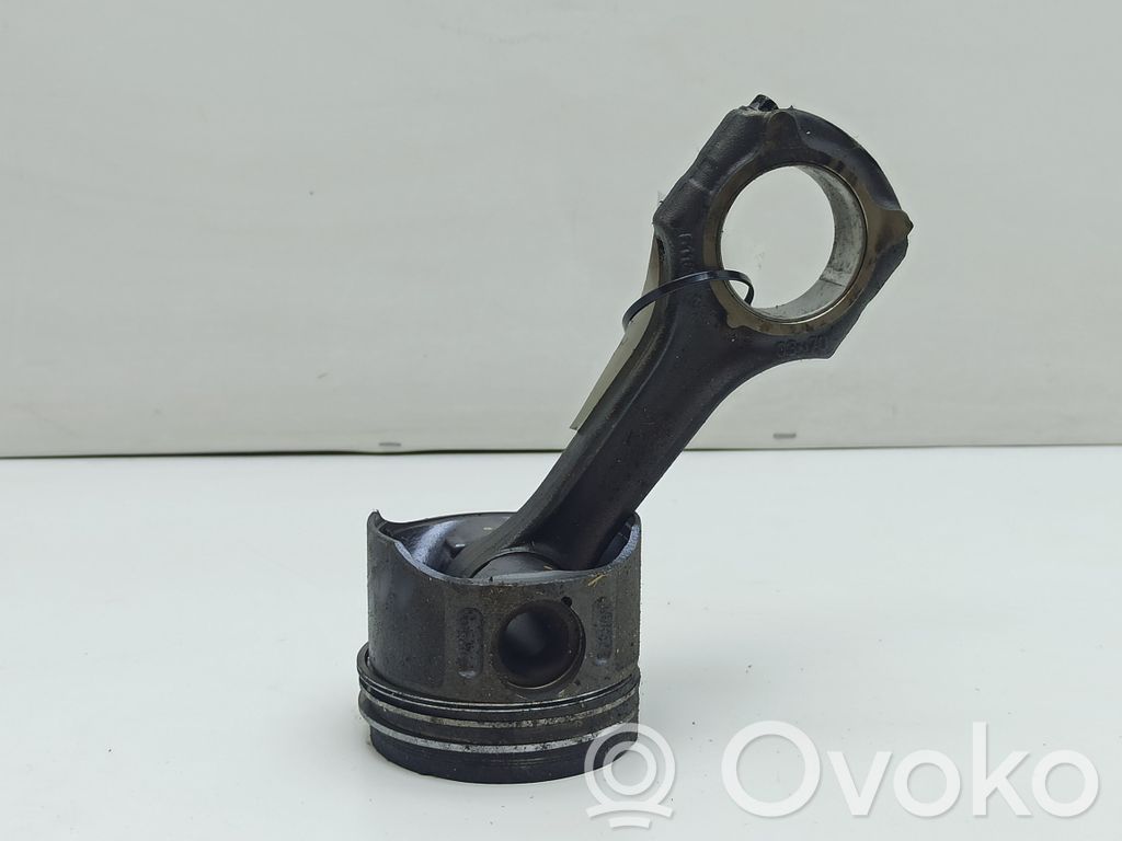 Mercedes-Benz C W203 Pistón con biela 