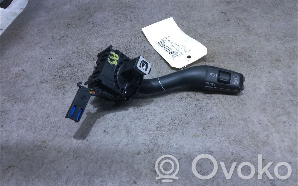 Audi A3 S3 A3 Sportback 8P Wiper control stalk 