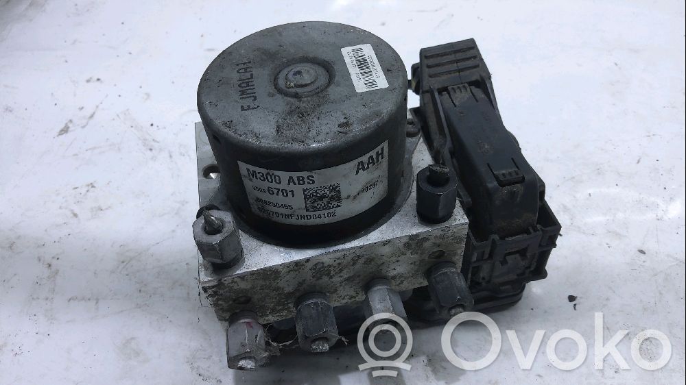ABS control unit/module   95965189,95996701,95996701