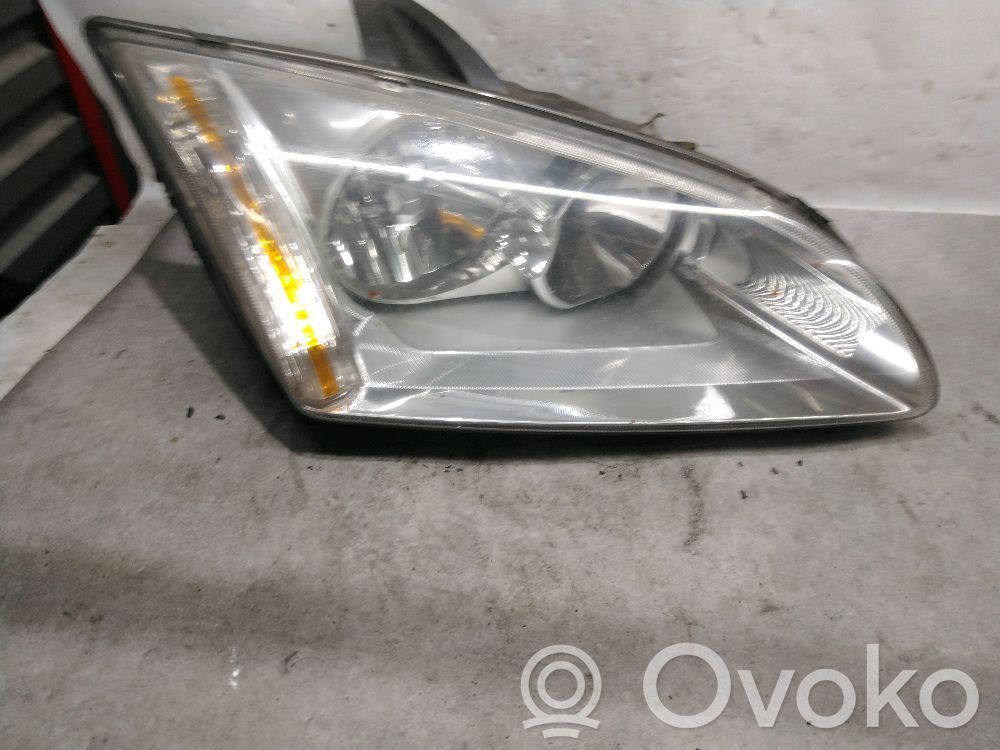 Ford Focus Headlight/headlamp 