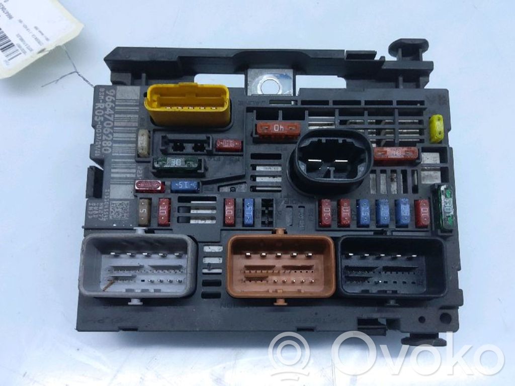 Citroen C4 I Fuse module 