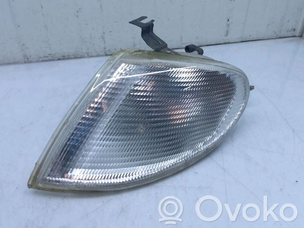 Front indicator light   1084819