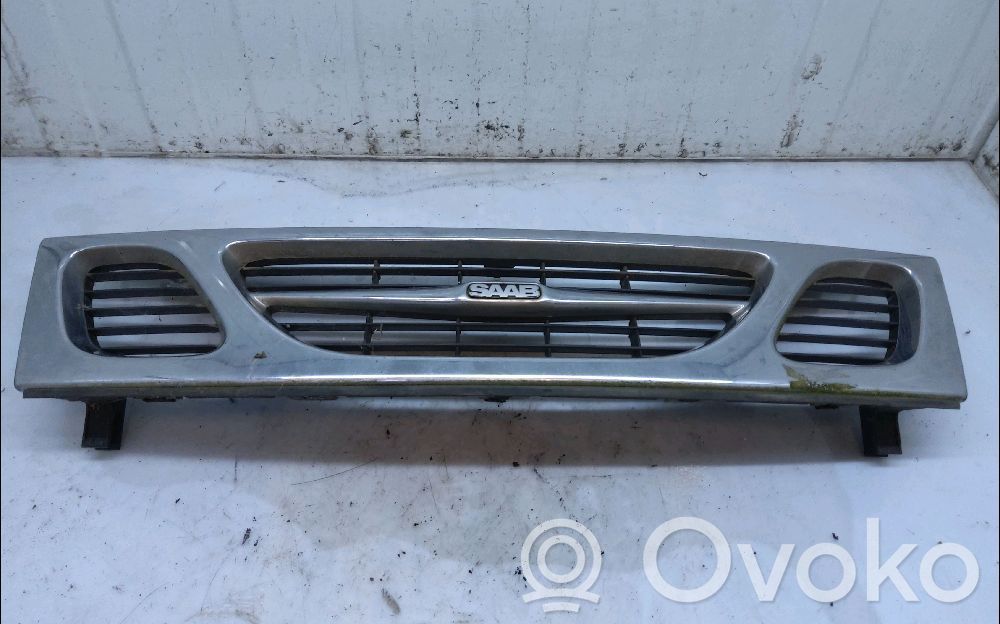Saab 9-3 Ver1 Etupuskurin ylempi jäähdytinsäleikkö 