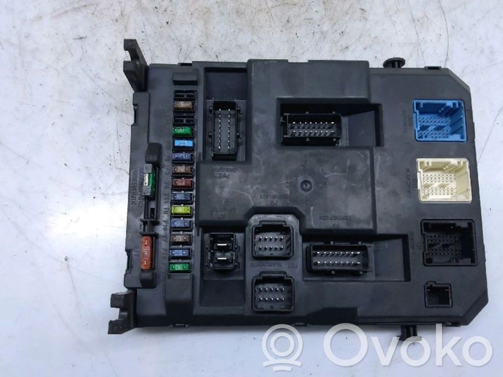 Citroen DS3 Fuse module 