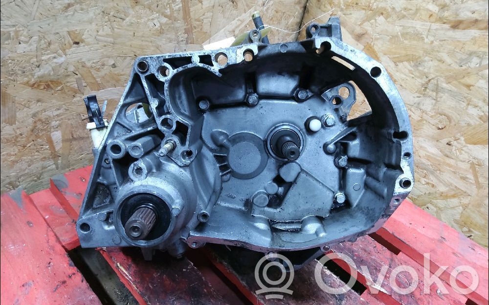 Renault Express Mechaninė 5 pavarų dėžė 
