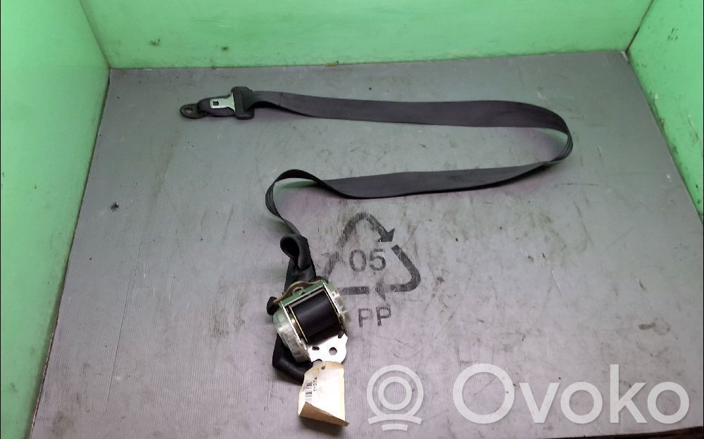 Toyota Yaris Cinturón trasero 