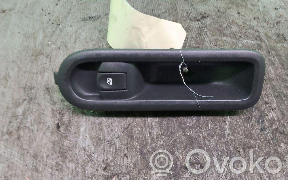 Renault Clio III Electric window control switch 