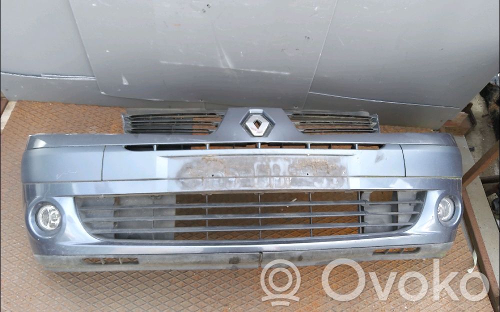 Renault Clio II Parachoques delantero 