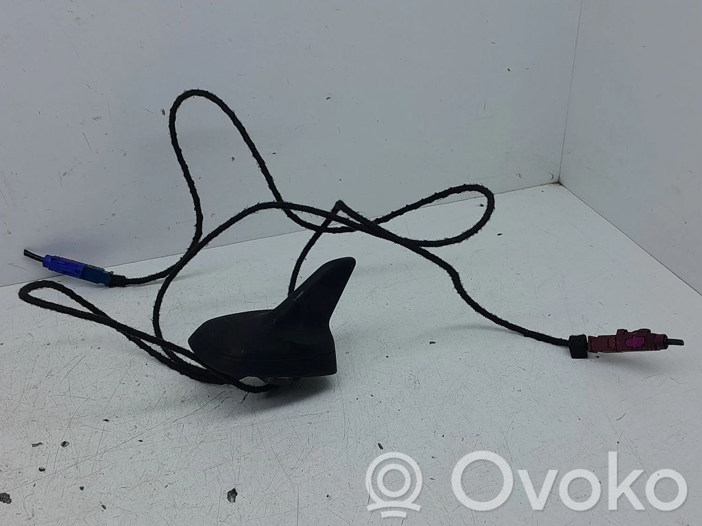 Audi Q7 4L GPS-pystyantenni 