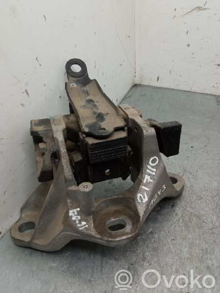 Mazda CX-3 Engine mount bracket 